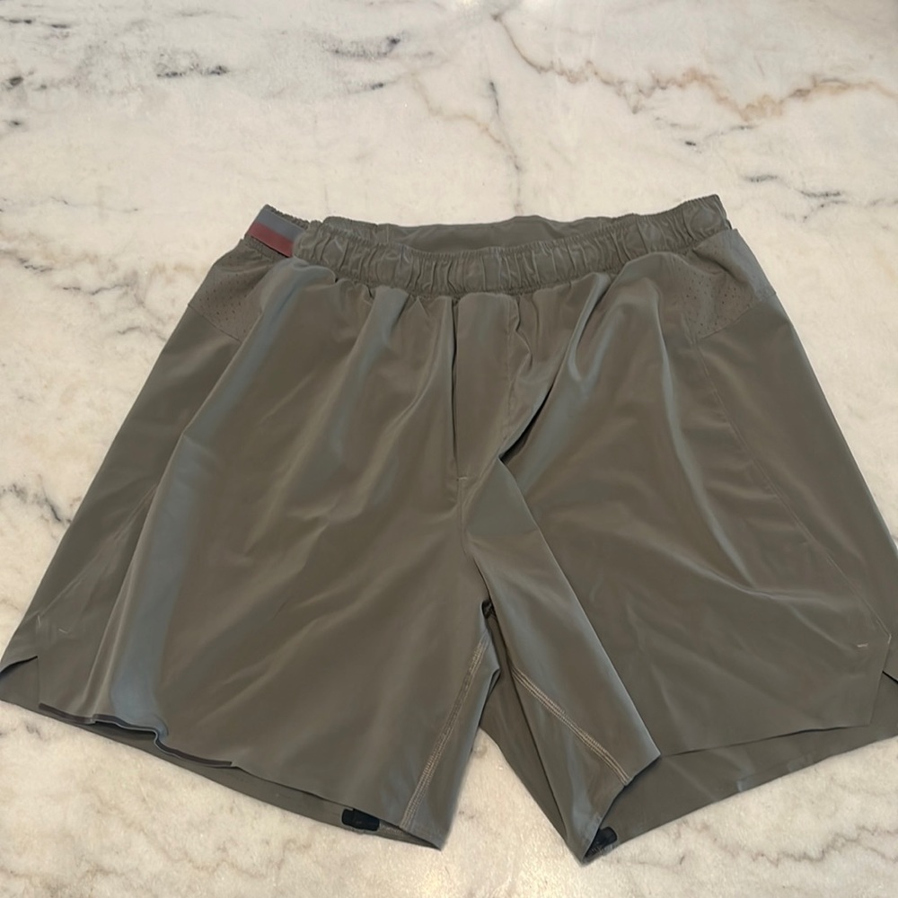 Lululemon 6inch surge shorts size large